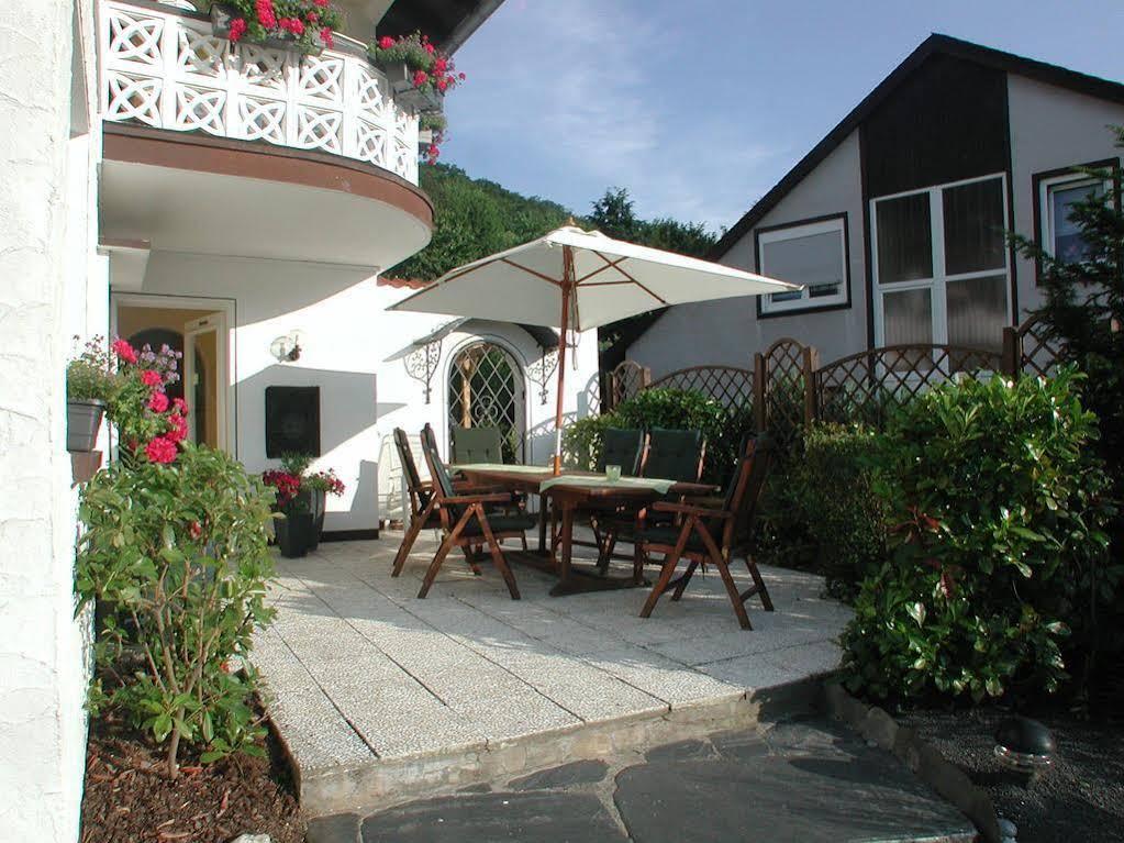 Haus Uebernachtenswert Cochem Mosel Bagian luar foto