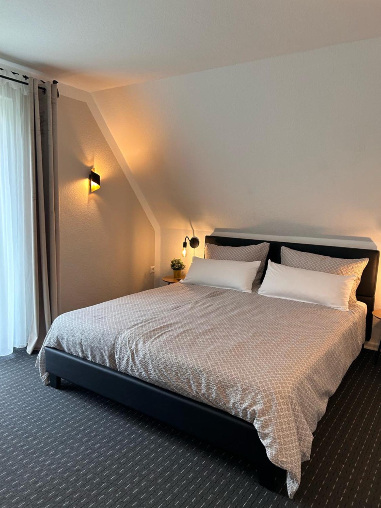 Haus Uebernachtenswert Cochem Mosel Bagian luar foto