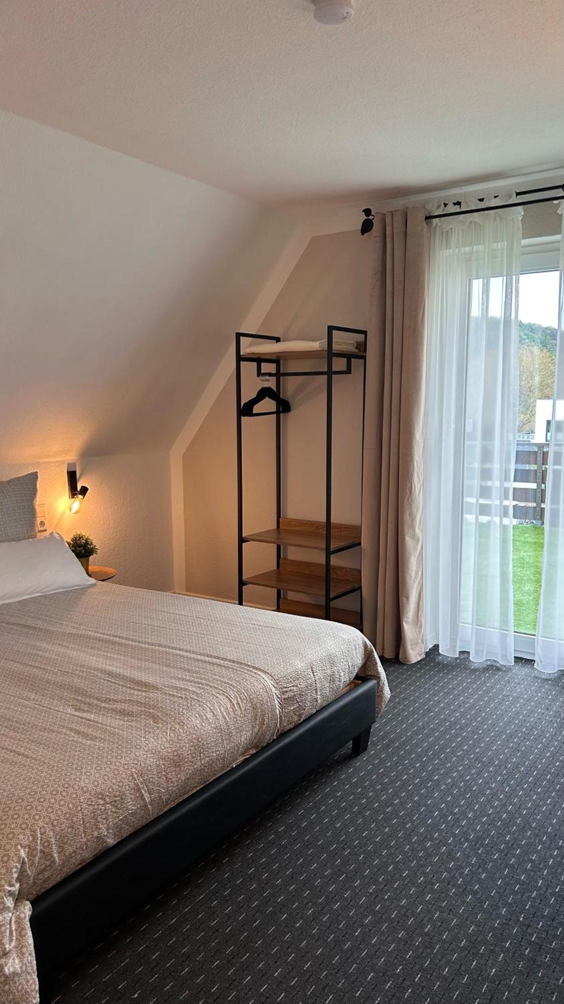 Haus Uebernachtenswert Cochem Mosel Bagian luar foto