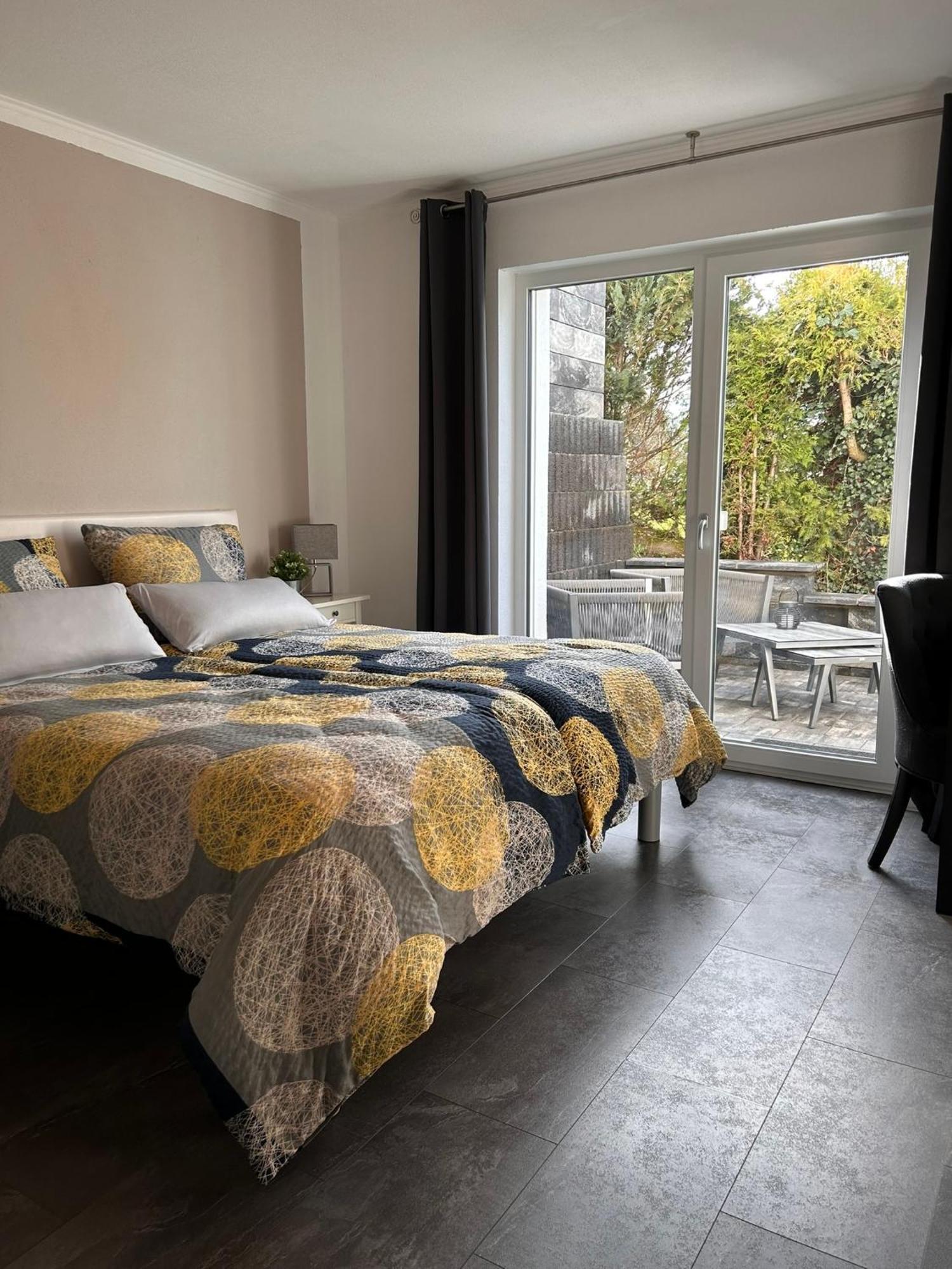 Haus Uebernachtenswert Cochem Mosel Bagian luar foto
