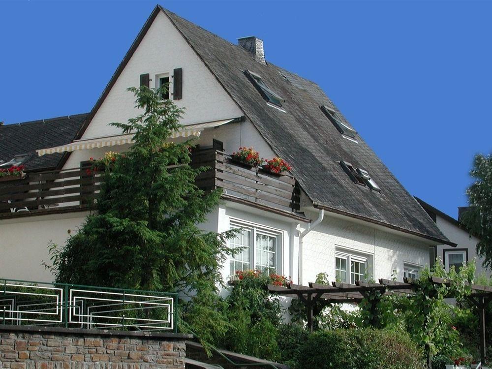 Haus Uebernachtenswert Cochem Mosel Bagian luar foto