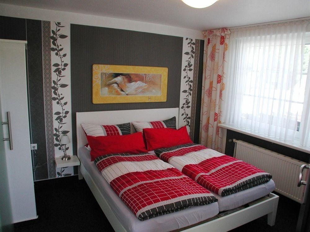 Haus Uebernachtenswert Cochem Mosel Bagian luar foto